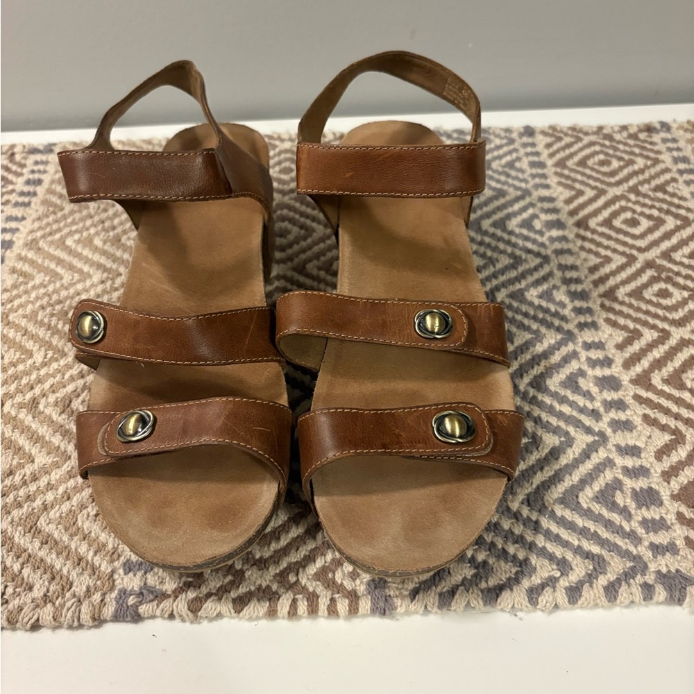 Dansko Tan Leather Sandals